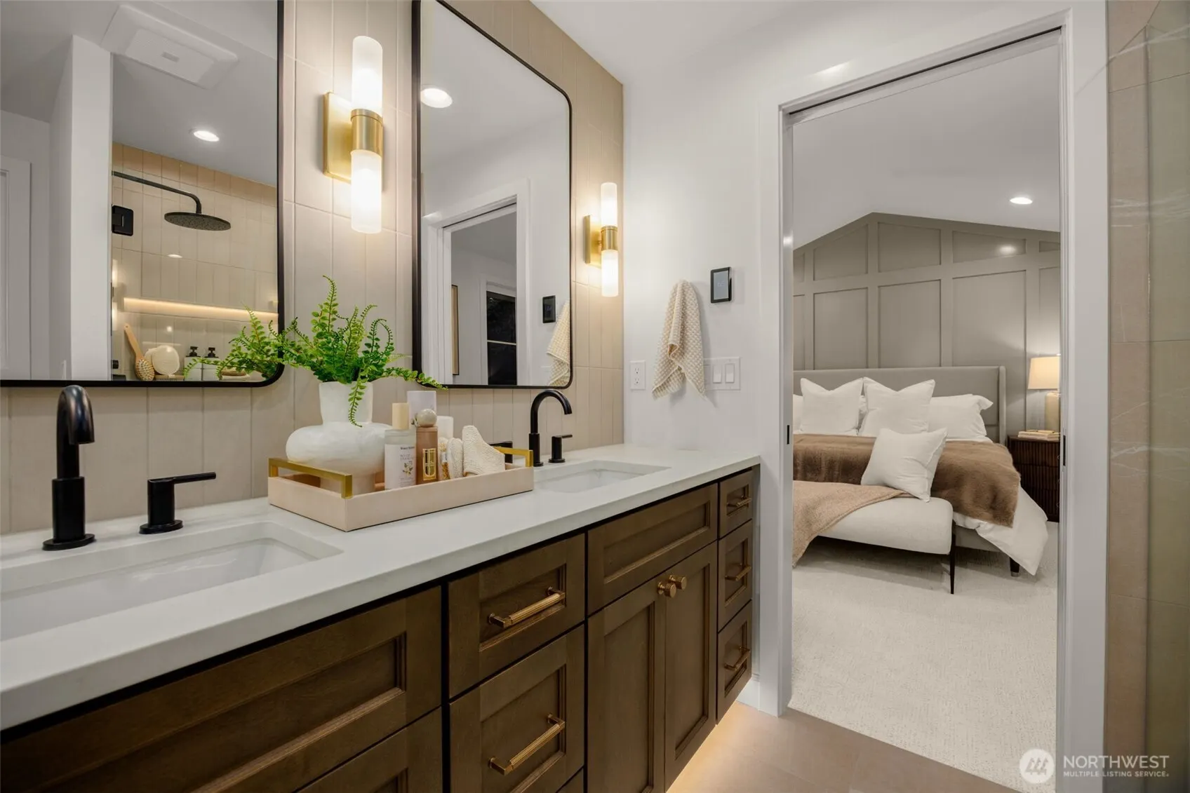 10836 NE 12th Place , Bellevue, WA 98004