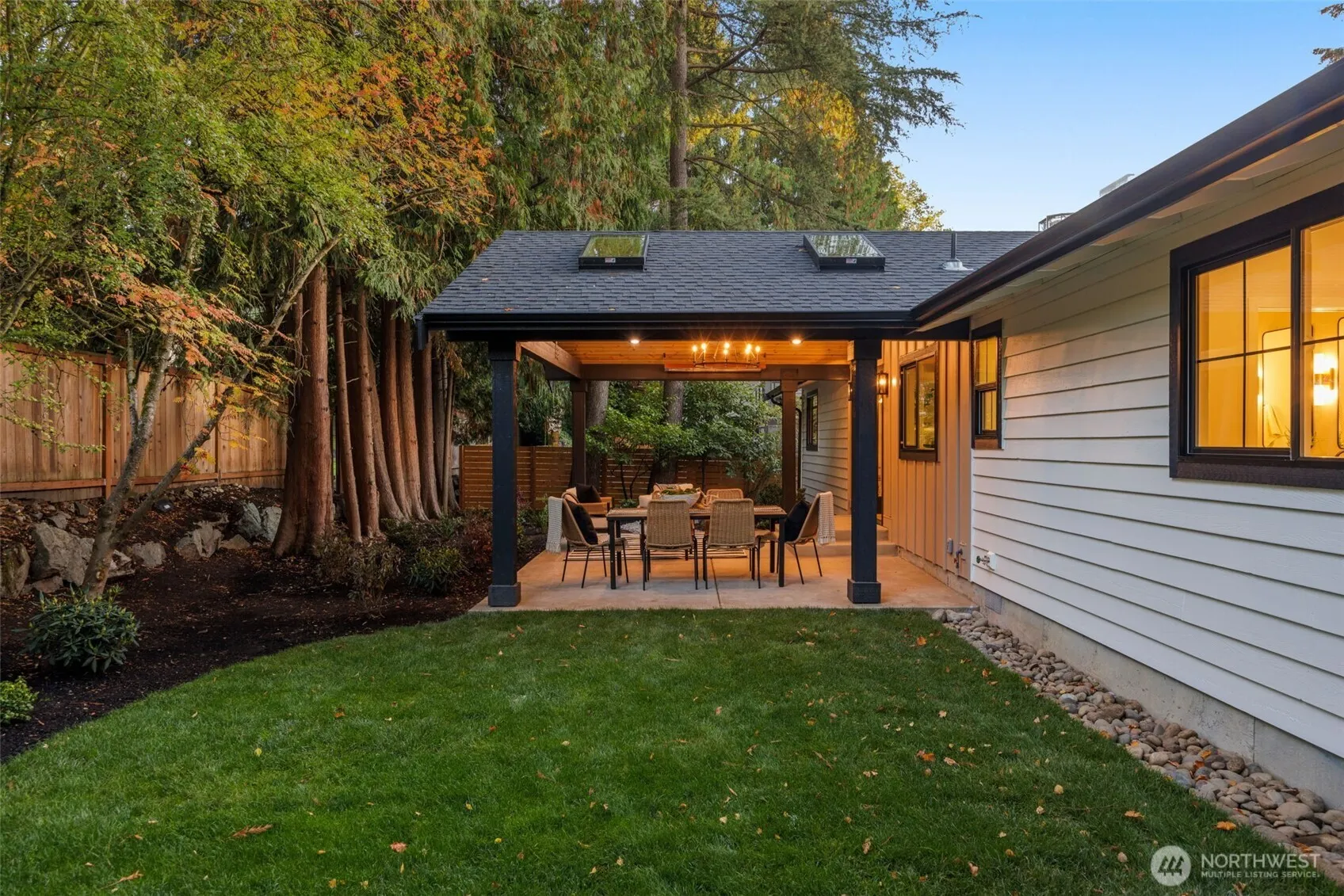10836 NE 12th Place , Bellevue, WA 98004