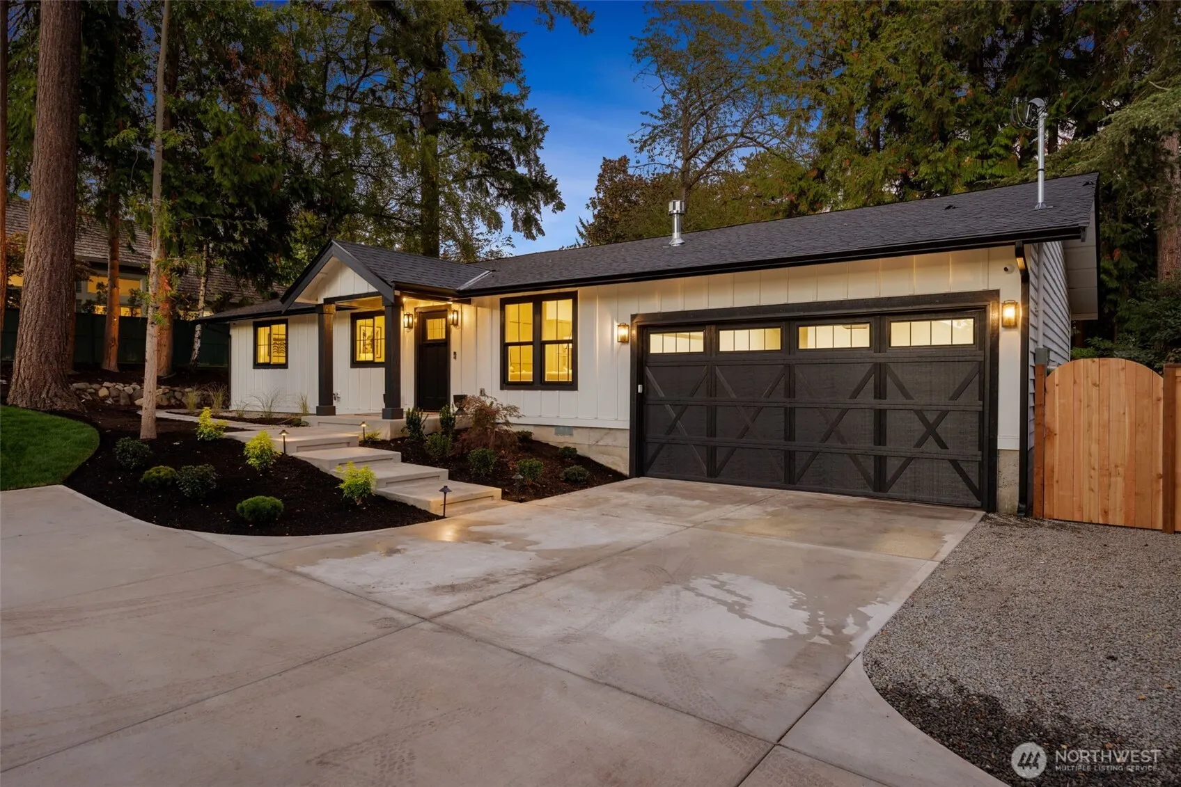 10836 NE 12th Place , Bellevue, WA 98004