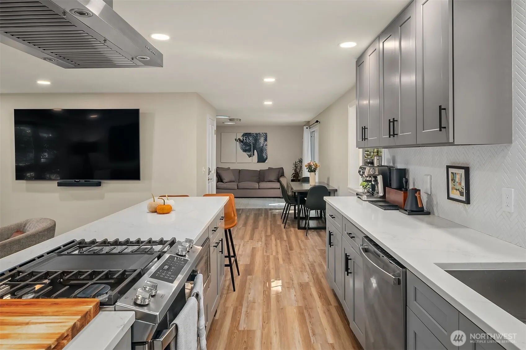 3917 NE 11th Place , Renton, WA 98056