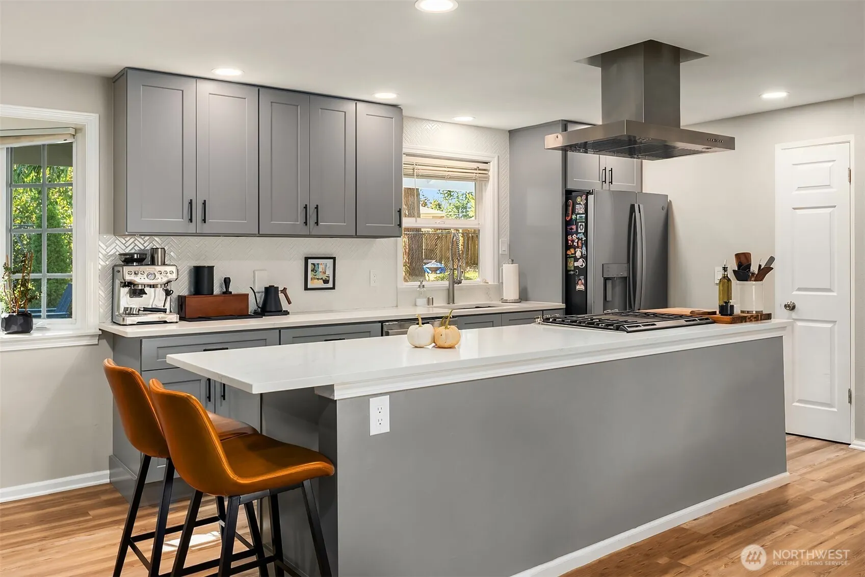 3917 NE 11th Place , Renton, WA 98056