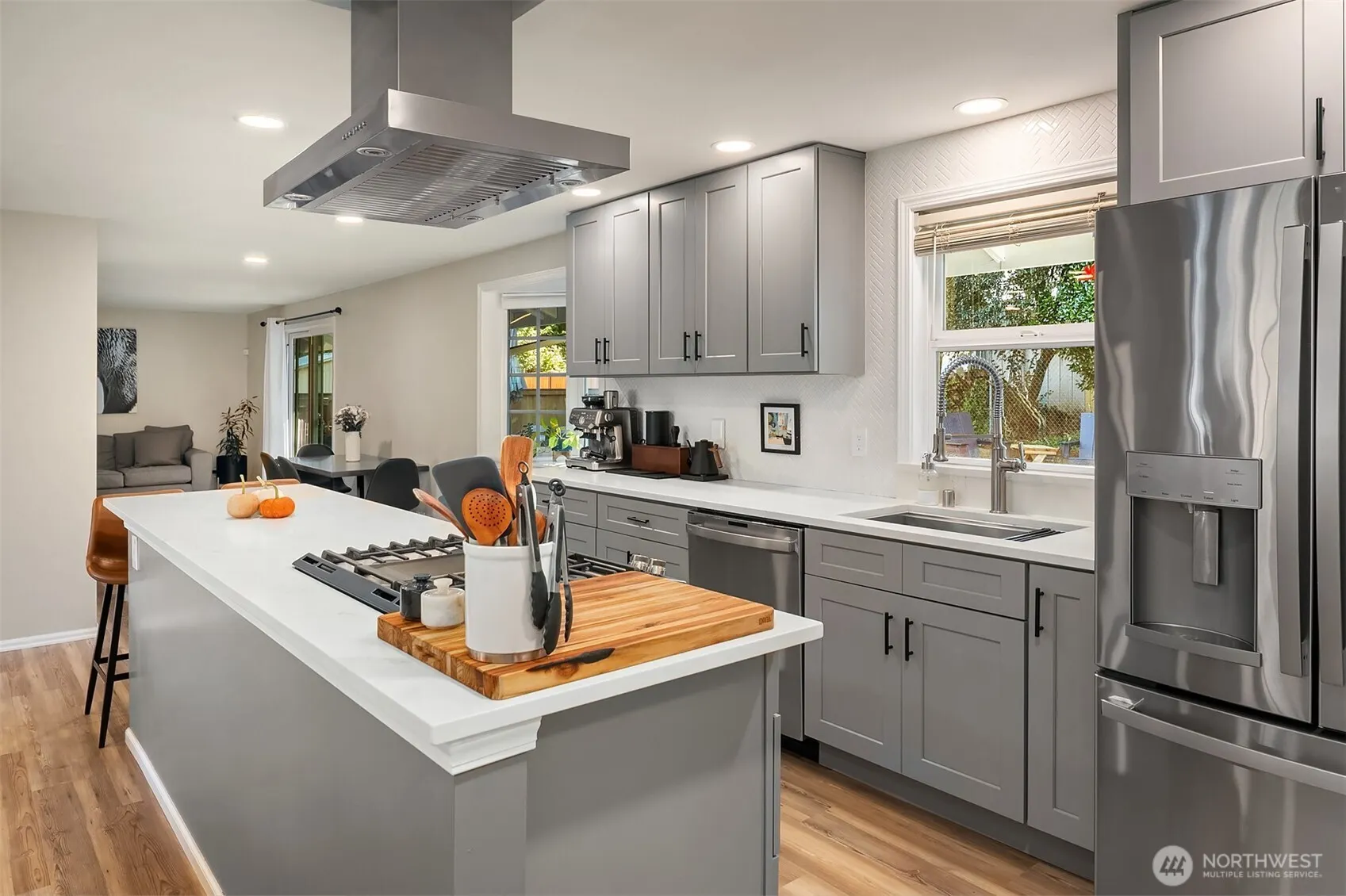 3917 NE 11th Place , Renton, WA 98056