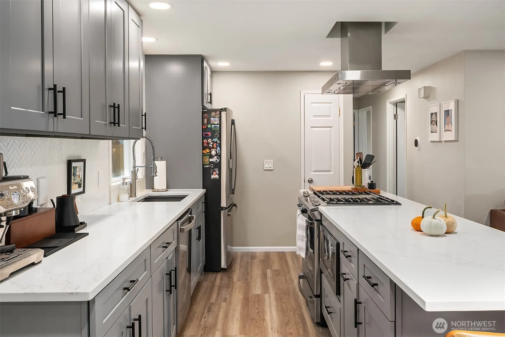 3917 NE 11th Place , Renton, WA 98056