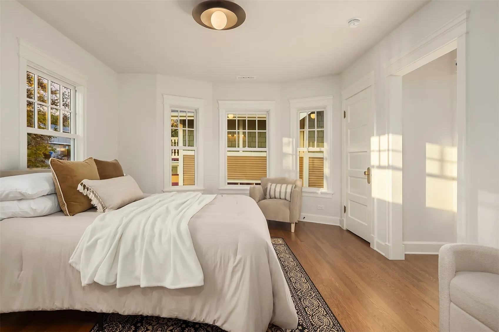 206 32nd Avenue , Seattle, WA 98122