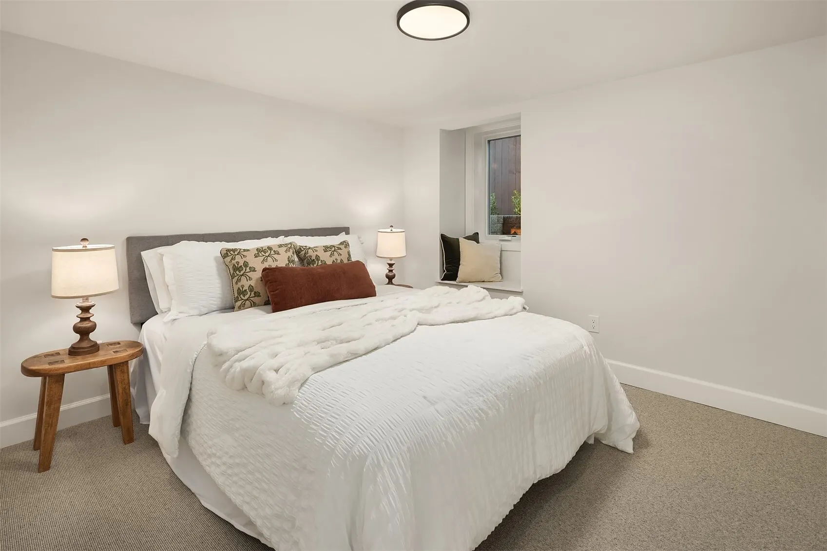 206 32nd Avenue , Seattle, WA 98122