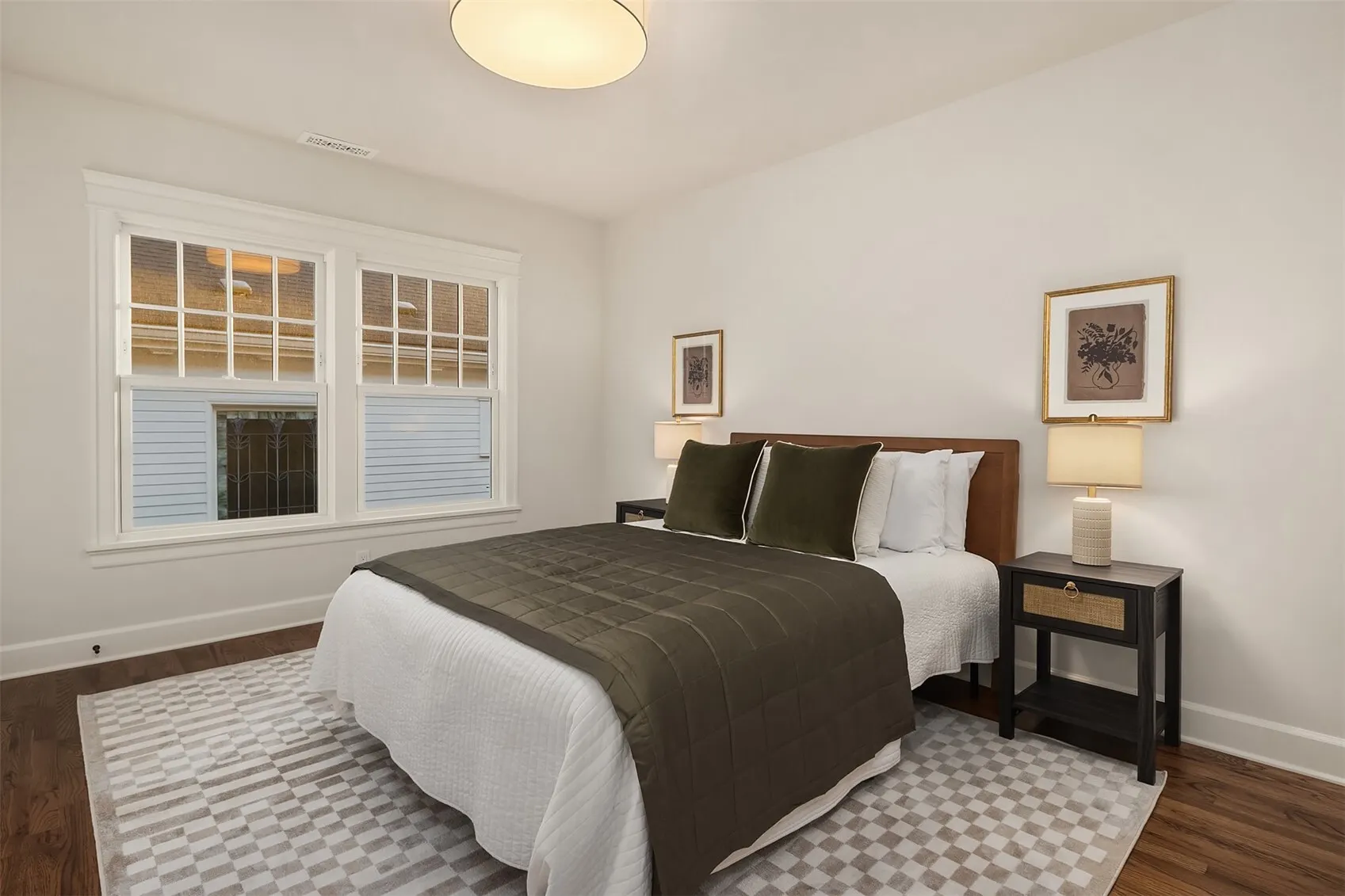 206 32nd Avenue , Seattle, WA 98122