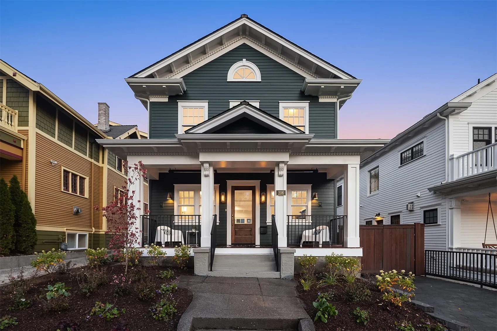 206 32nd Avenue , Seattle, WA 98122