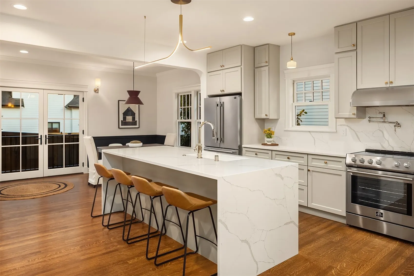 206 32nd Avenue , Seattle, WA 98122