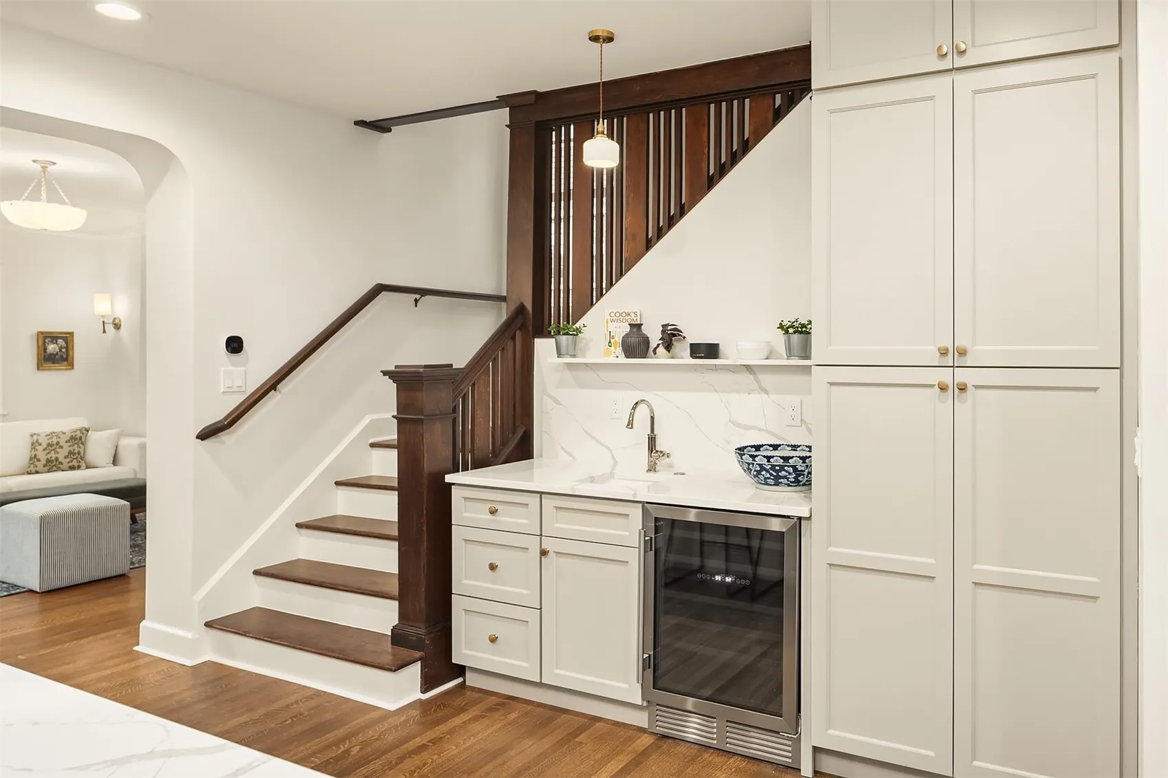 206 32nd Avenue , Seattle, WA 98122
