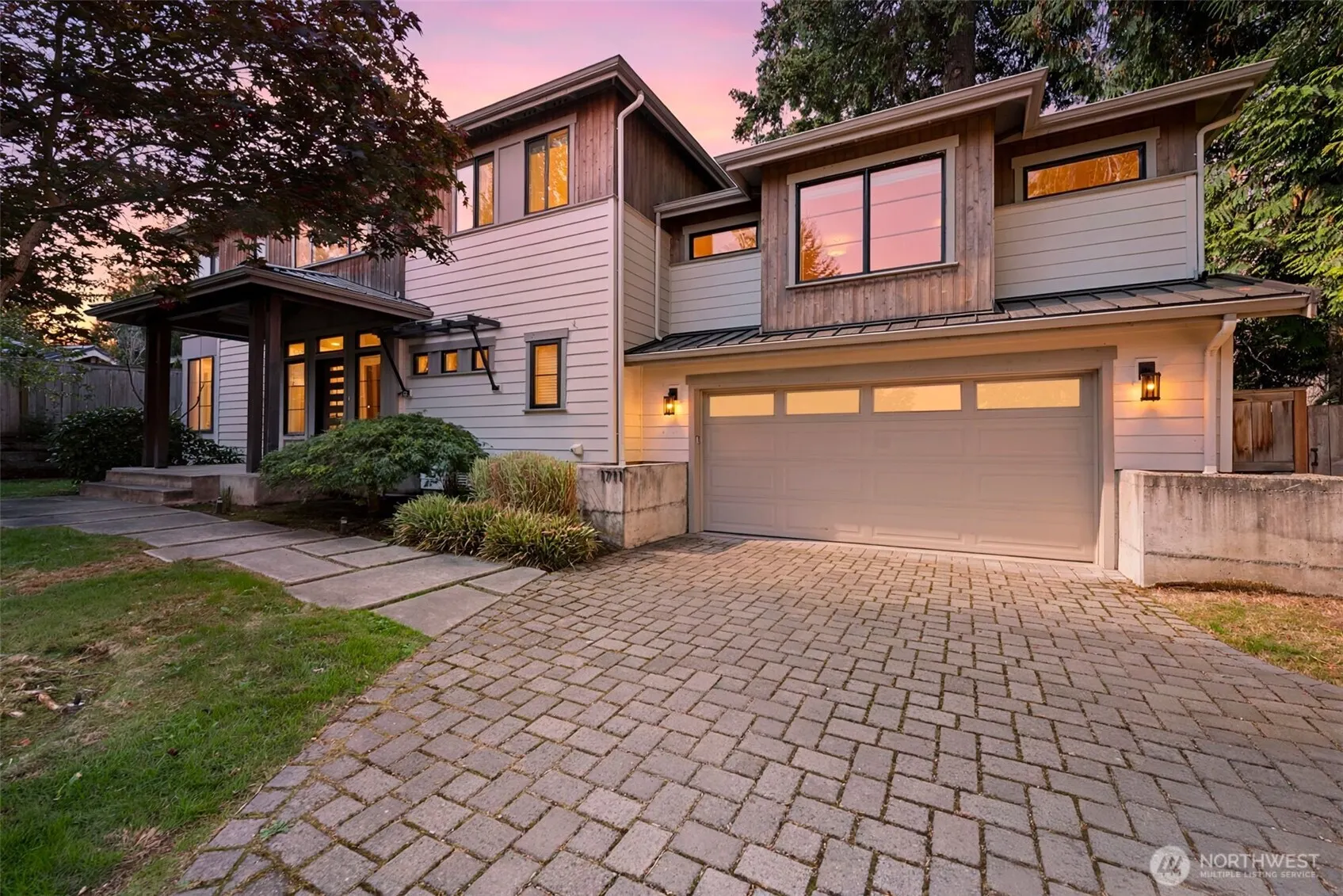 1711 4th St , Kirkland, WA 98033