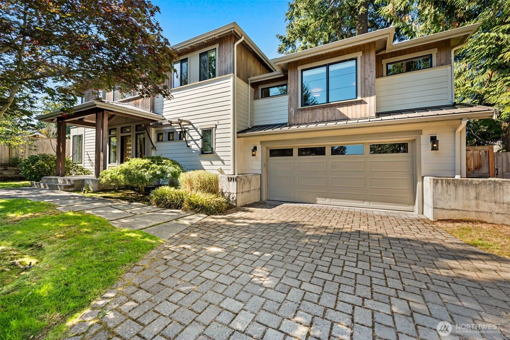 1711 4th St , Kirkland, WA 98033