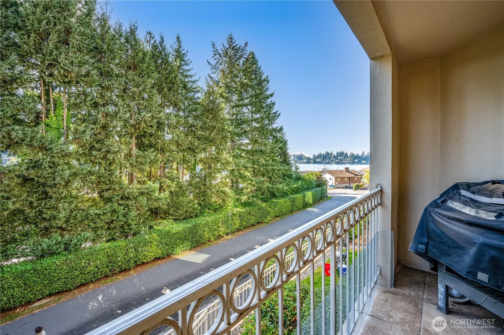 10000 Meydenbauer Way SE #5, Bellevue, WA 98004-6045