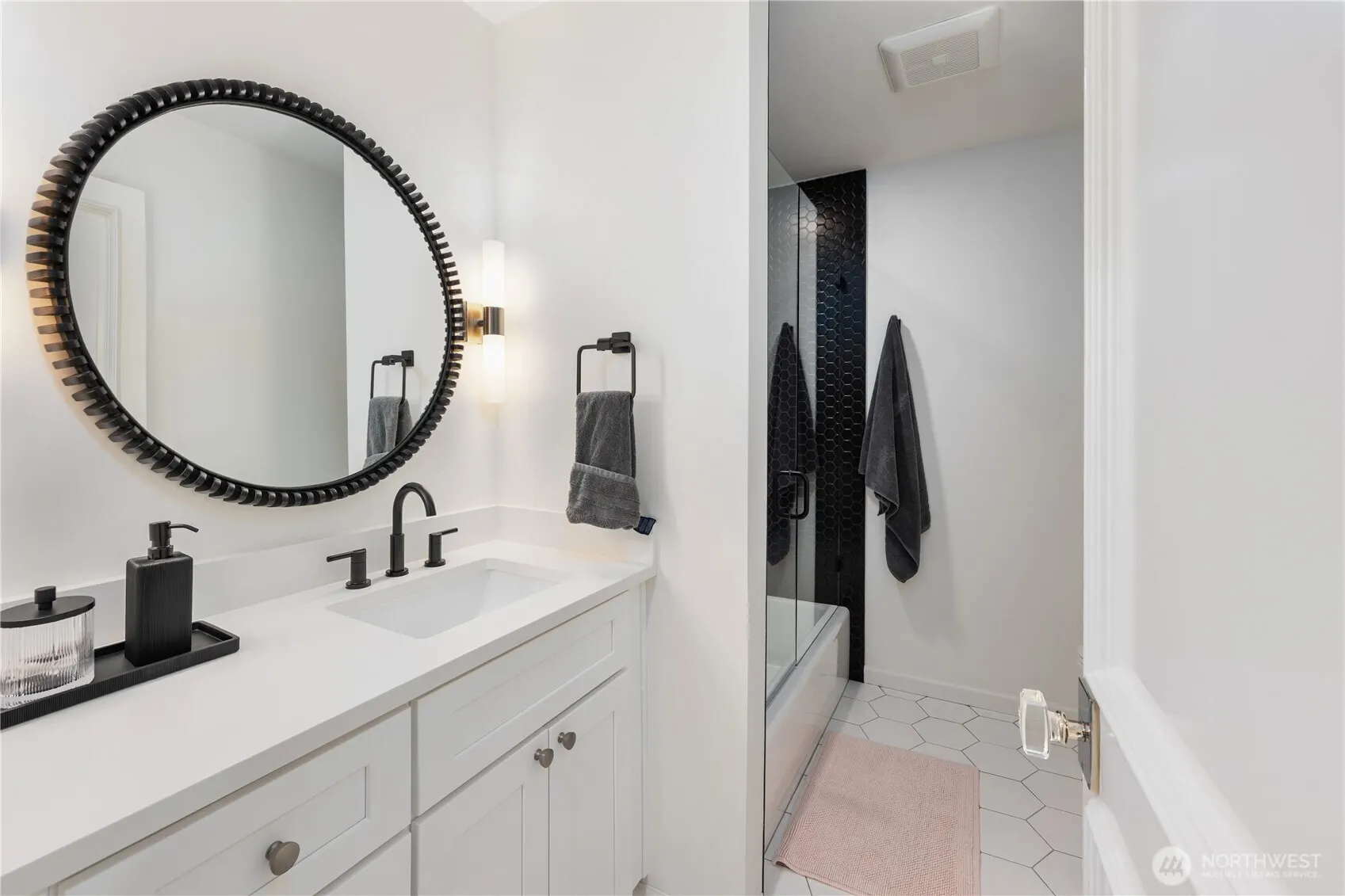 10000 Meydenbauer Way SE #5, Bellevue, WA 98004-6045