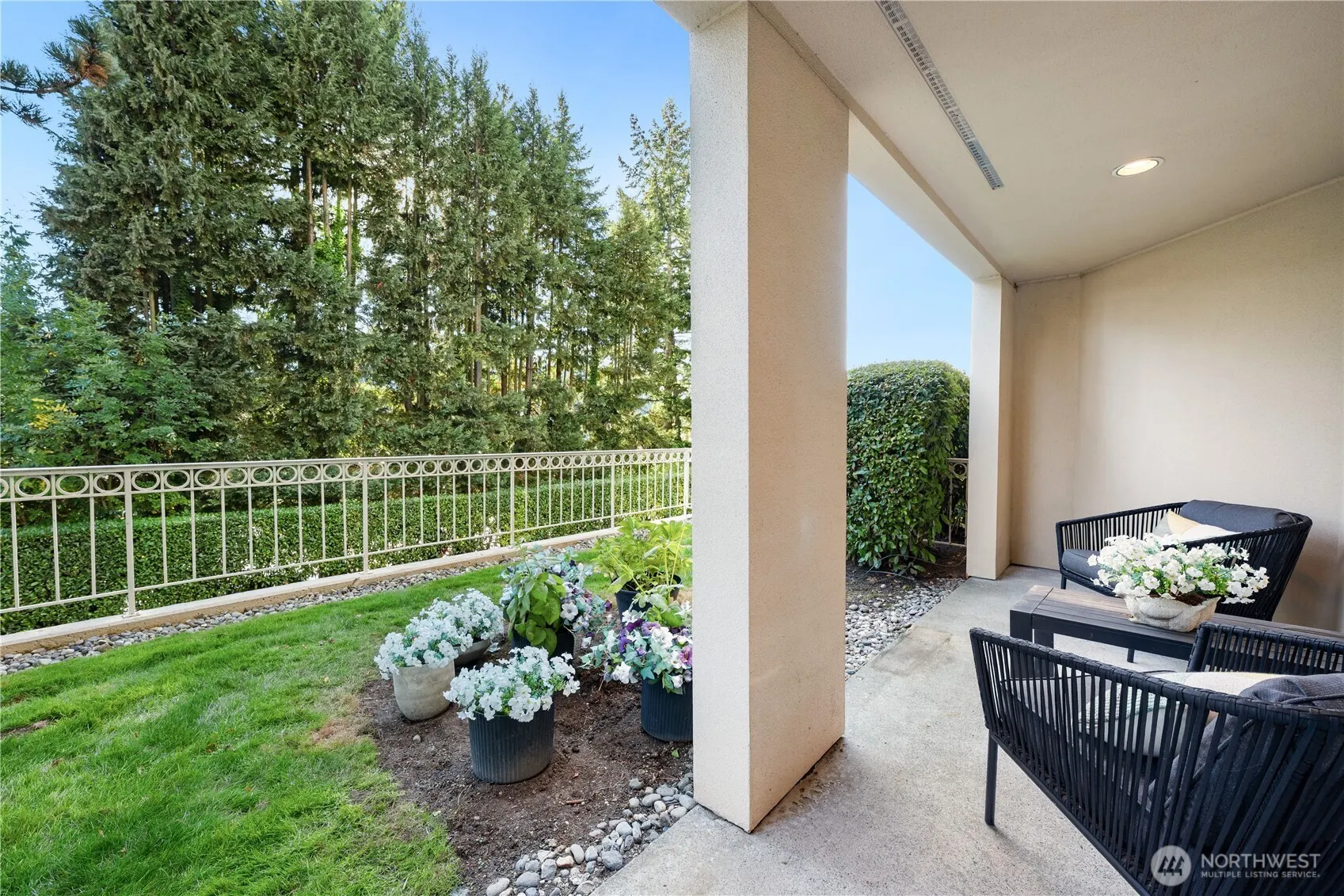10000 Meydenbauer Way SE #5, Bellevue, WA 98004-6045