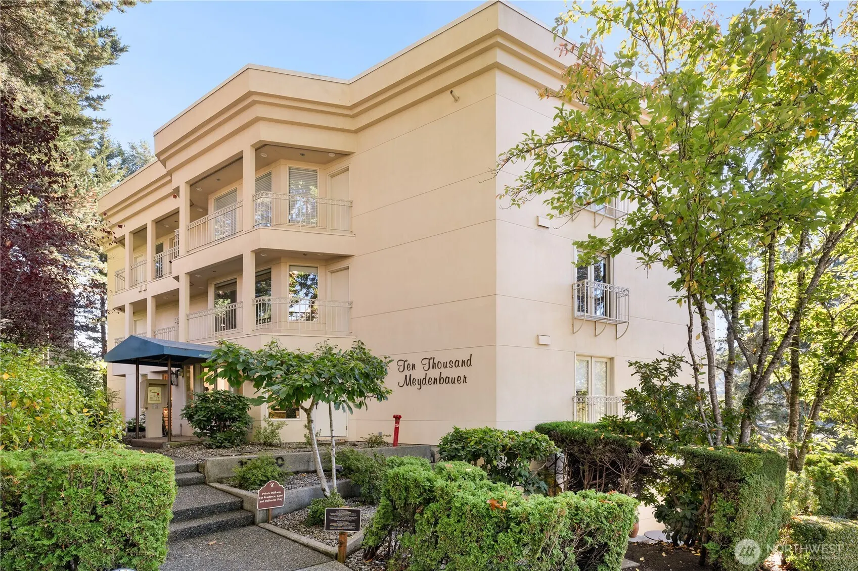 10000 Meydenbauer Way SE #5, Bellevue, WA 98004-6045