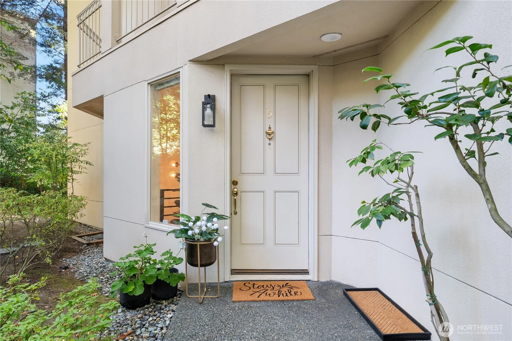 10000 Meydenbauer Way SE #5, Bellevue, WA 98004-6045
