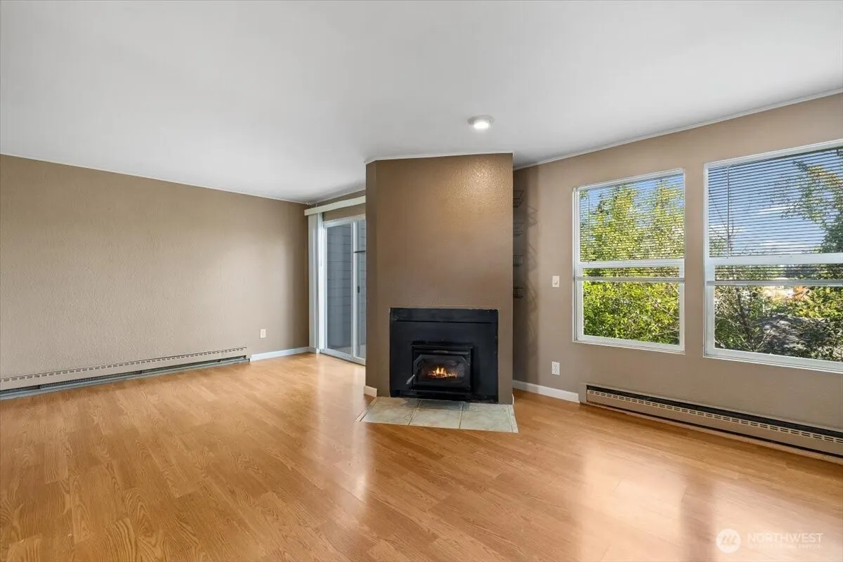 6703 204th Street SW #206, Lynnwood, WA 98036