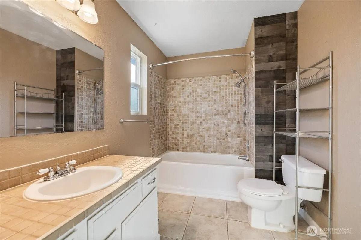 6703 204th Street SW #206, Lynnwood, WA 98036