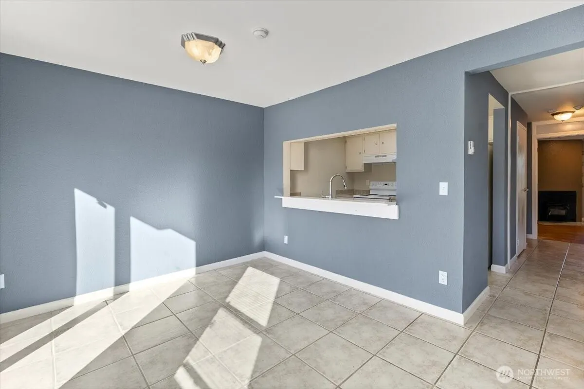 6703 204th Street SW #206, Lynnwood, WA 98036