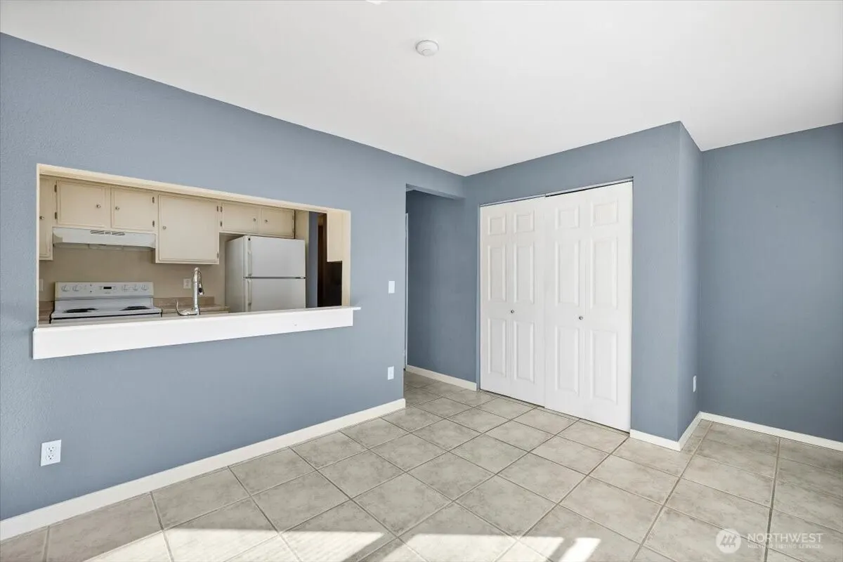 6703 204th Street SW #206, Lynnwood, WA 98036