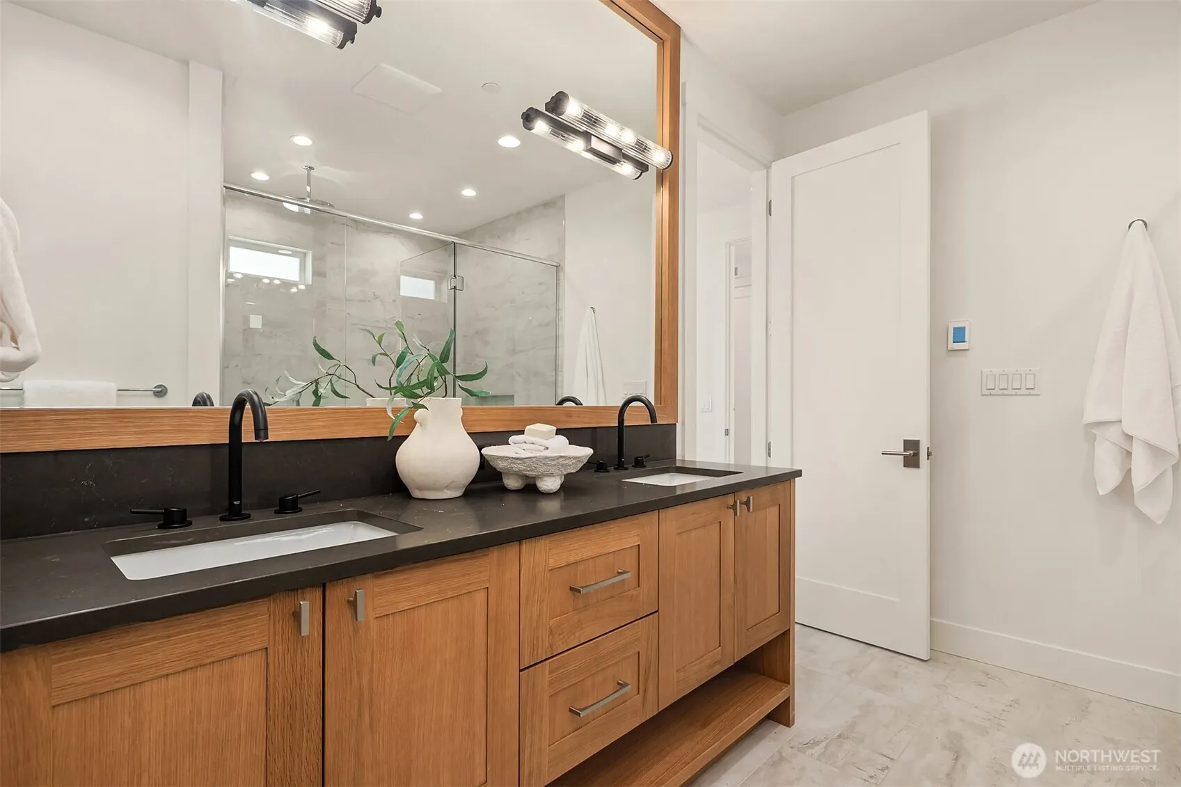 12523 NE 94th Street , Kirkland, WA 98033