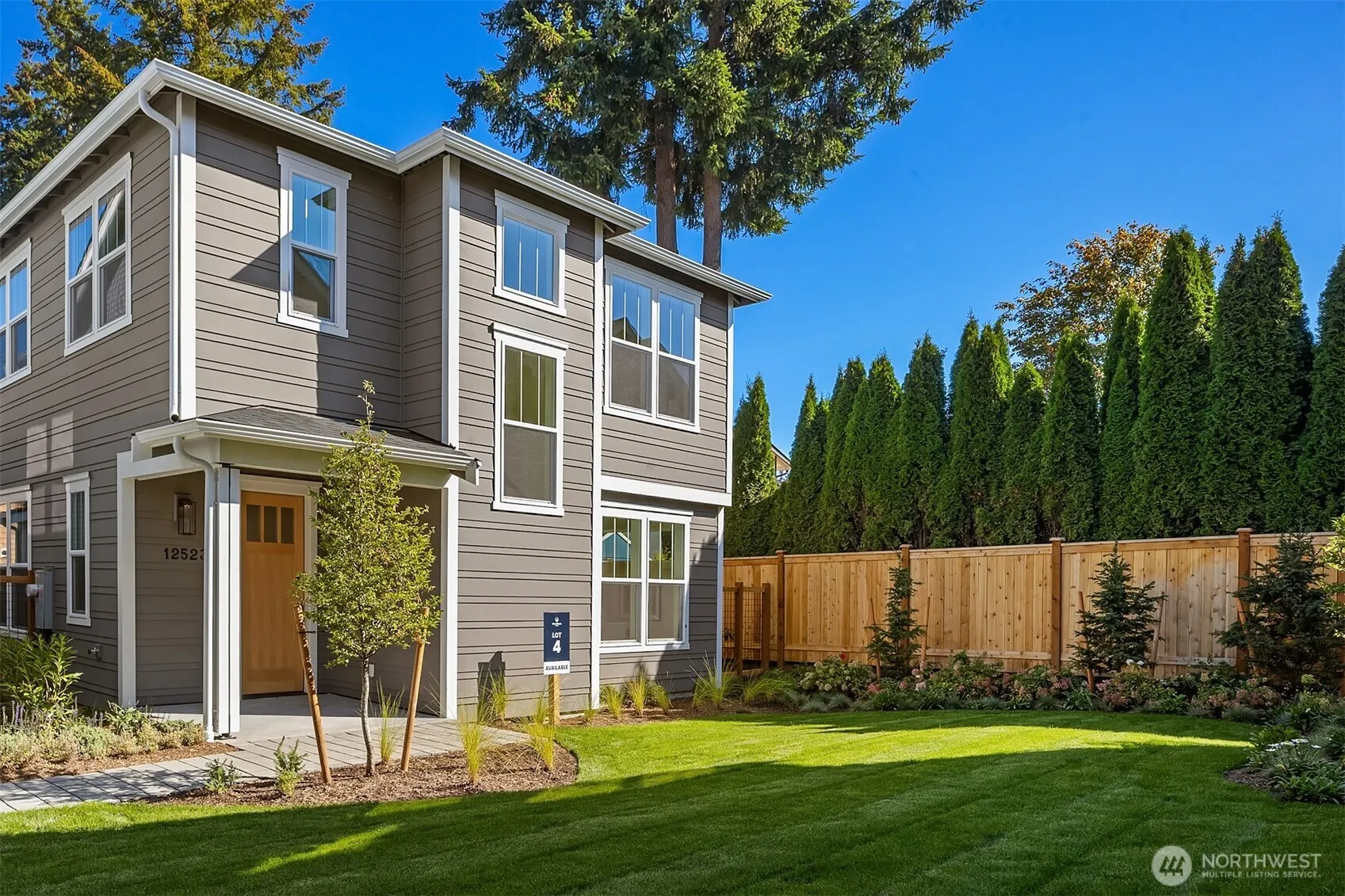 12523 NE 94th Street , Kirkland, WA 98033
