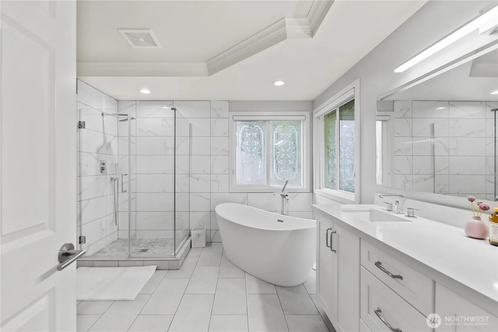 19618 NE 44th Place , Sammamish, WA 98074