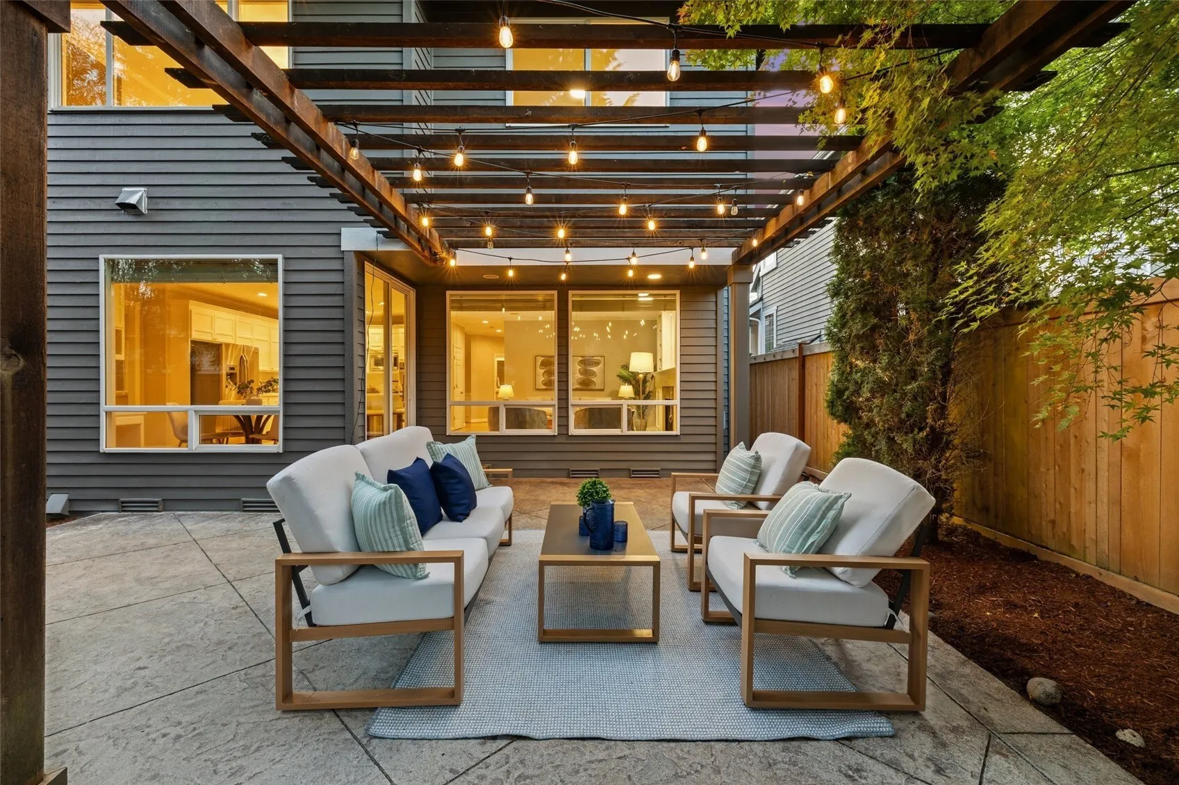 1004 274th Place SE, Sammamish, WA 98075