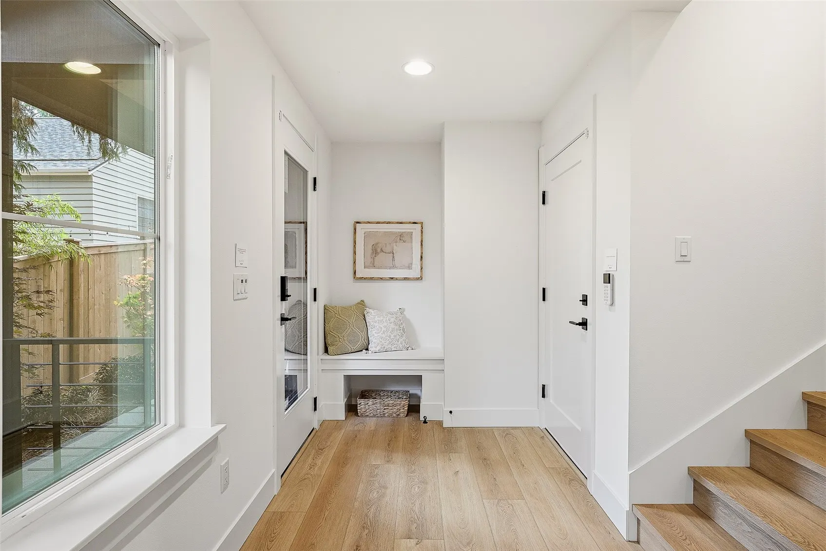 1216 B NE 103rd Street , Seattle, WA 98125