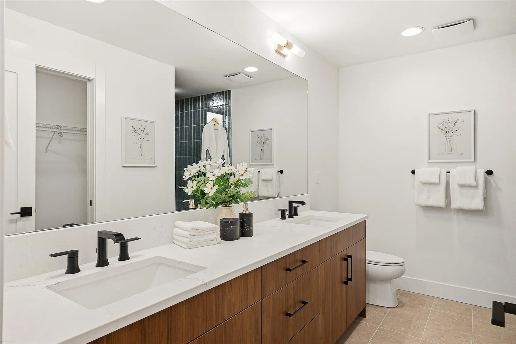 1216 B NE 103rd Street , Seattle, WA 98125