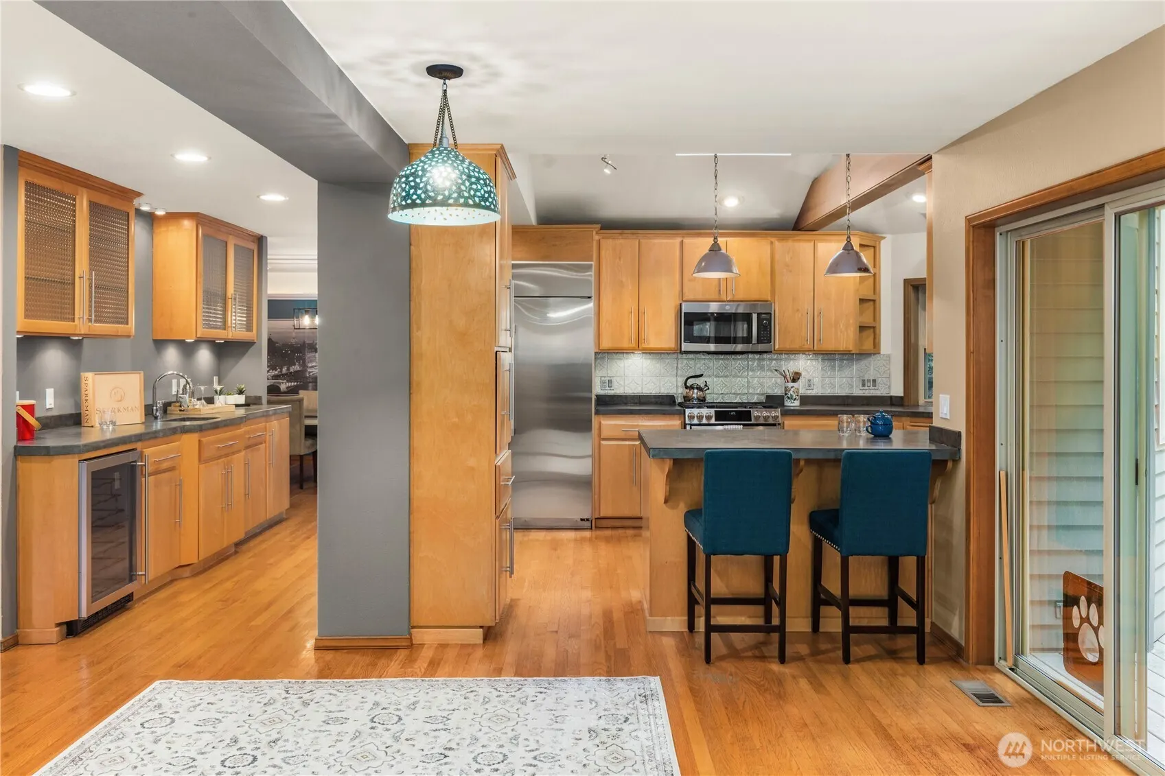 2235 Squak Mountain Loop SW, Issaquah, WA 98027