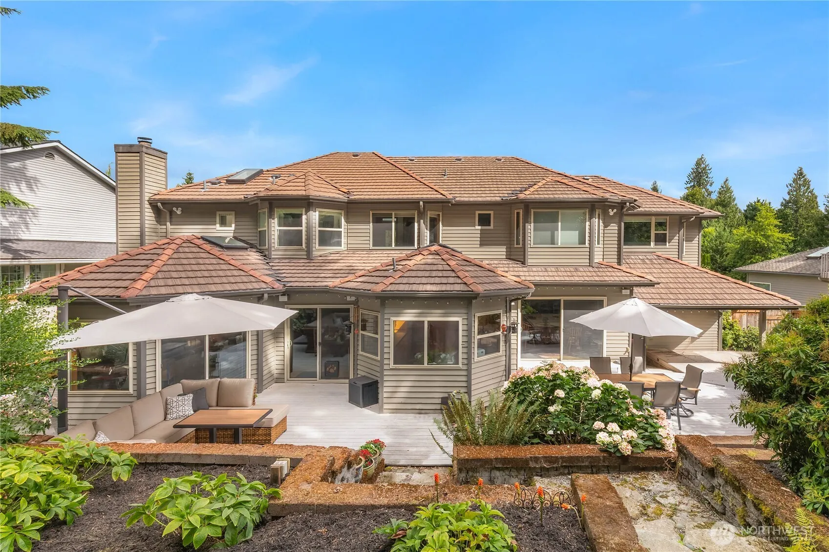 2235 Squak Mountain Loop SW, Issaquah, WA 98027
