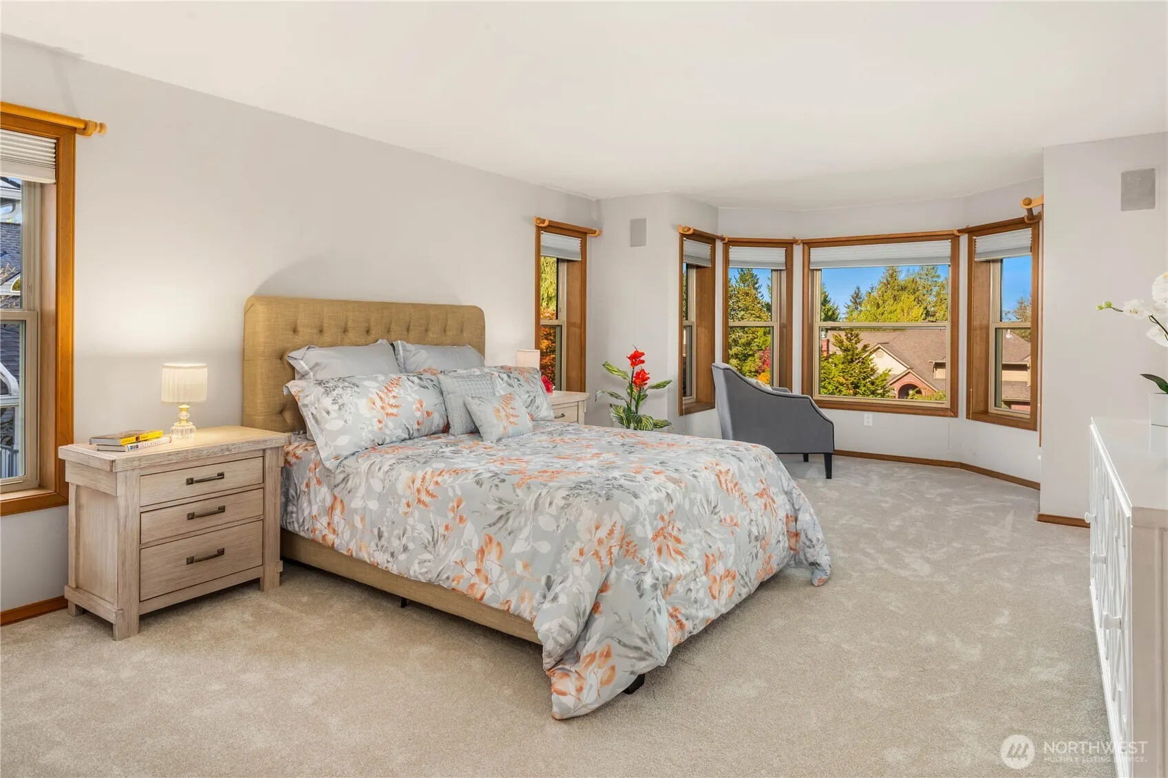 2235 Squak Mountain Loop SW, Issaquah, WA 98027