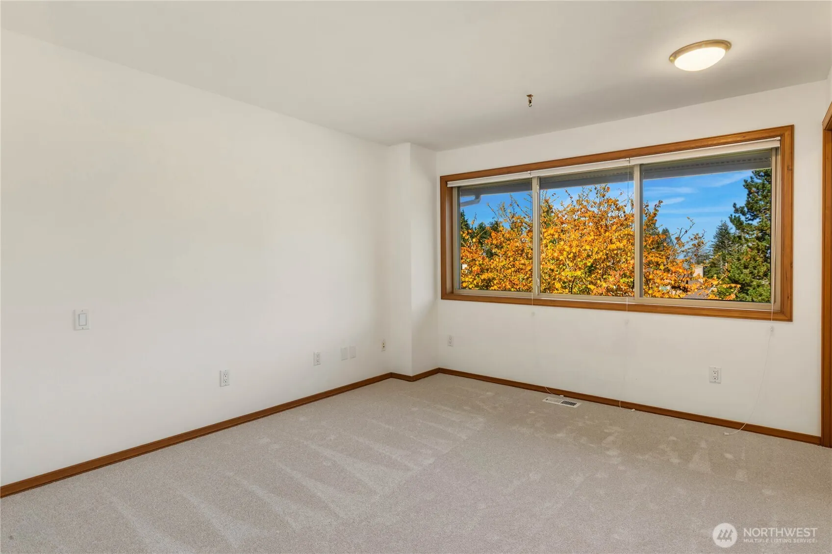 2235 Squak Mountain Loop SW, Issaquah, WA 98027