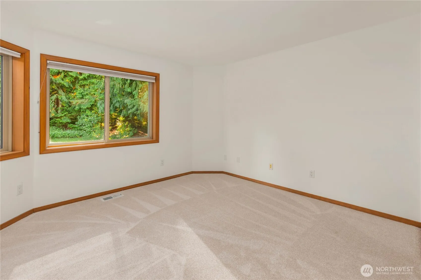 2235 Squak Mountain Loop SW, Issaquah, WA 98027