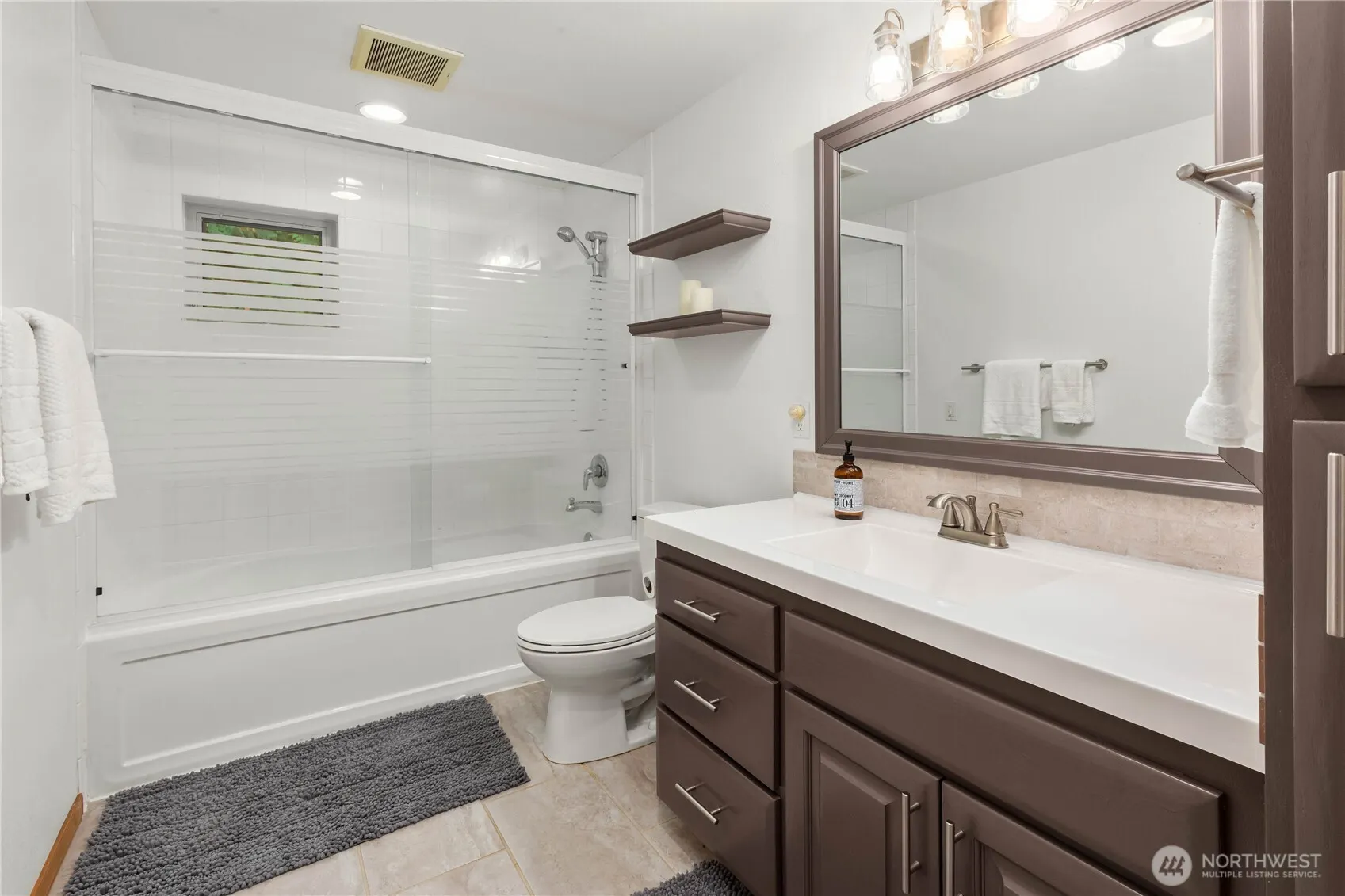 2235 Squak Mountain Loop SW, Issaquah, WA 98027