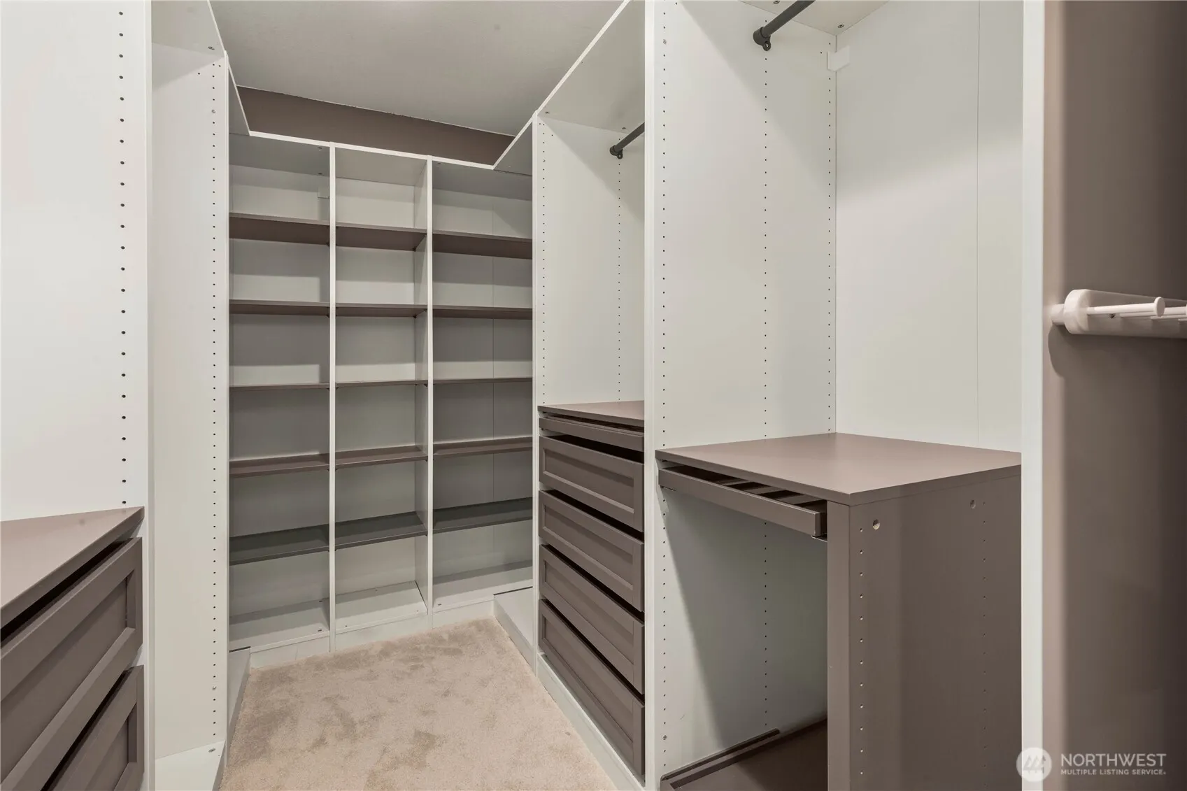 2235 Squak Mountain Loop SW, Issaquah, WA 98027