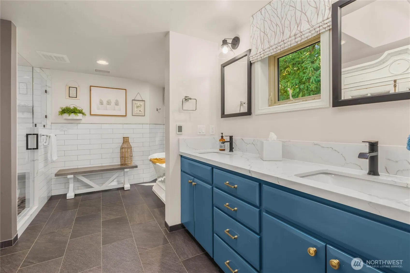 2235 Squak Mountain Loop SW, Issaquah, WA 98027