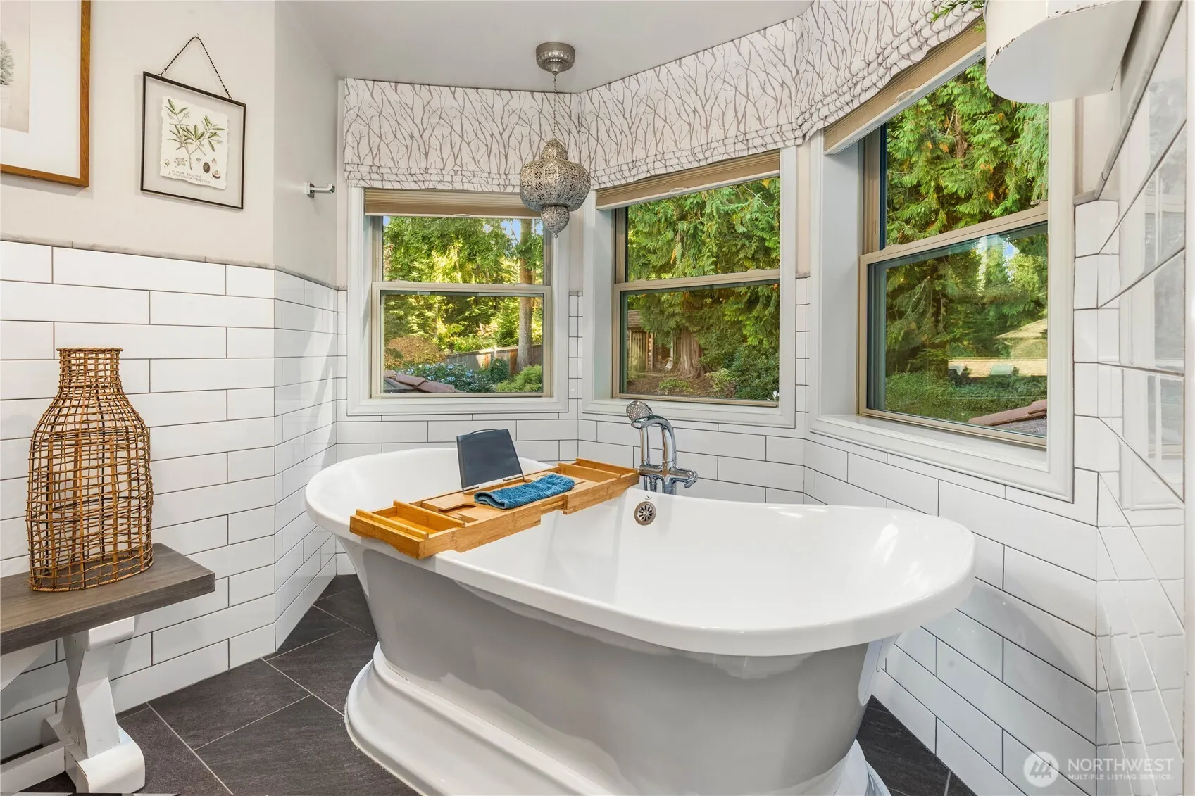 2235 Squak Mountain Loop SW, Issaquah, WA 98027