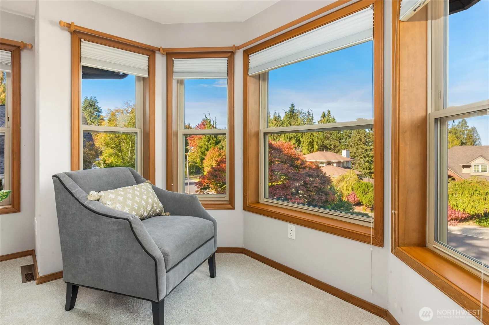 2235 Squak Mountain Loop SW, Issaquah, WA 98027