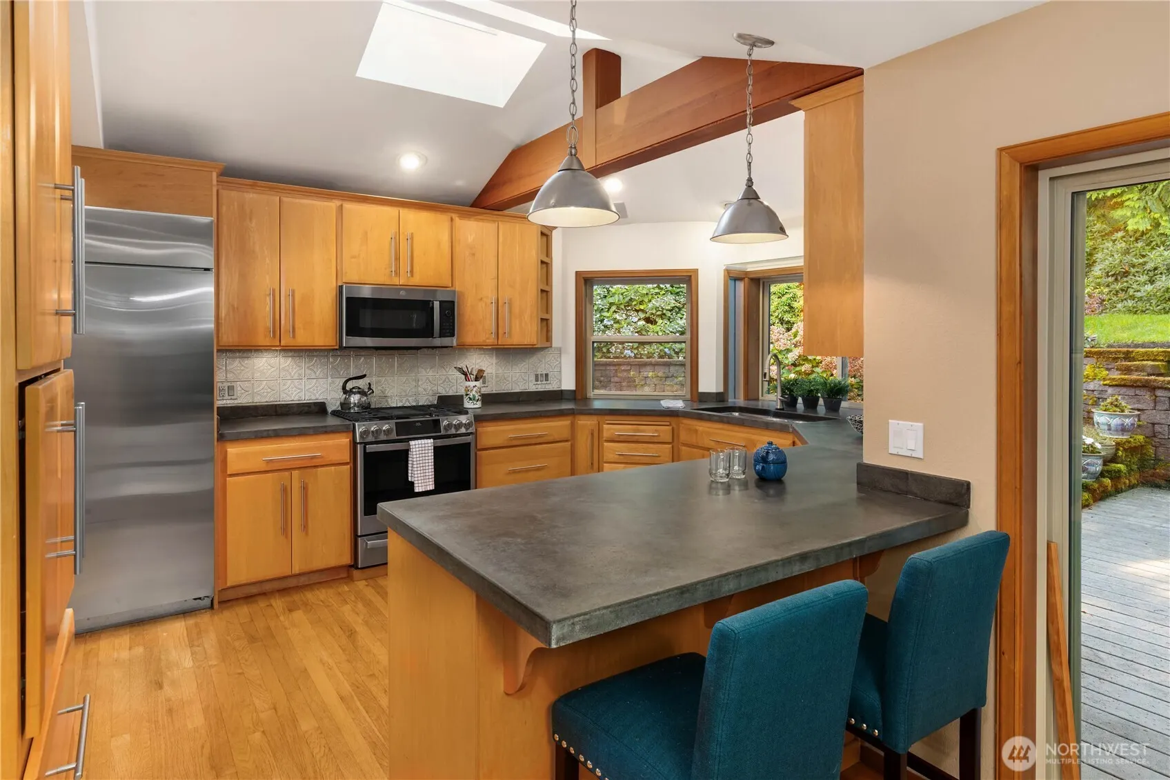 2235 Squak Mountain Loop SW, Issaquah, WA 98027