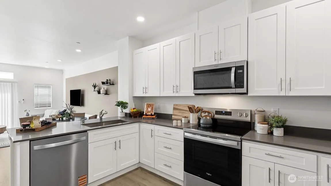 16830 20th Avenue W #E3, Lynnwood, WA 98037