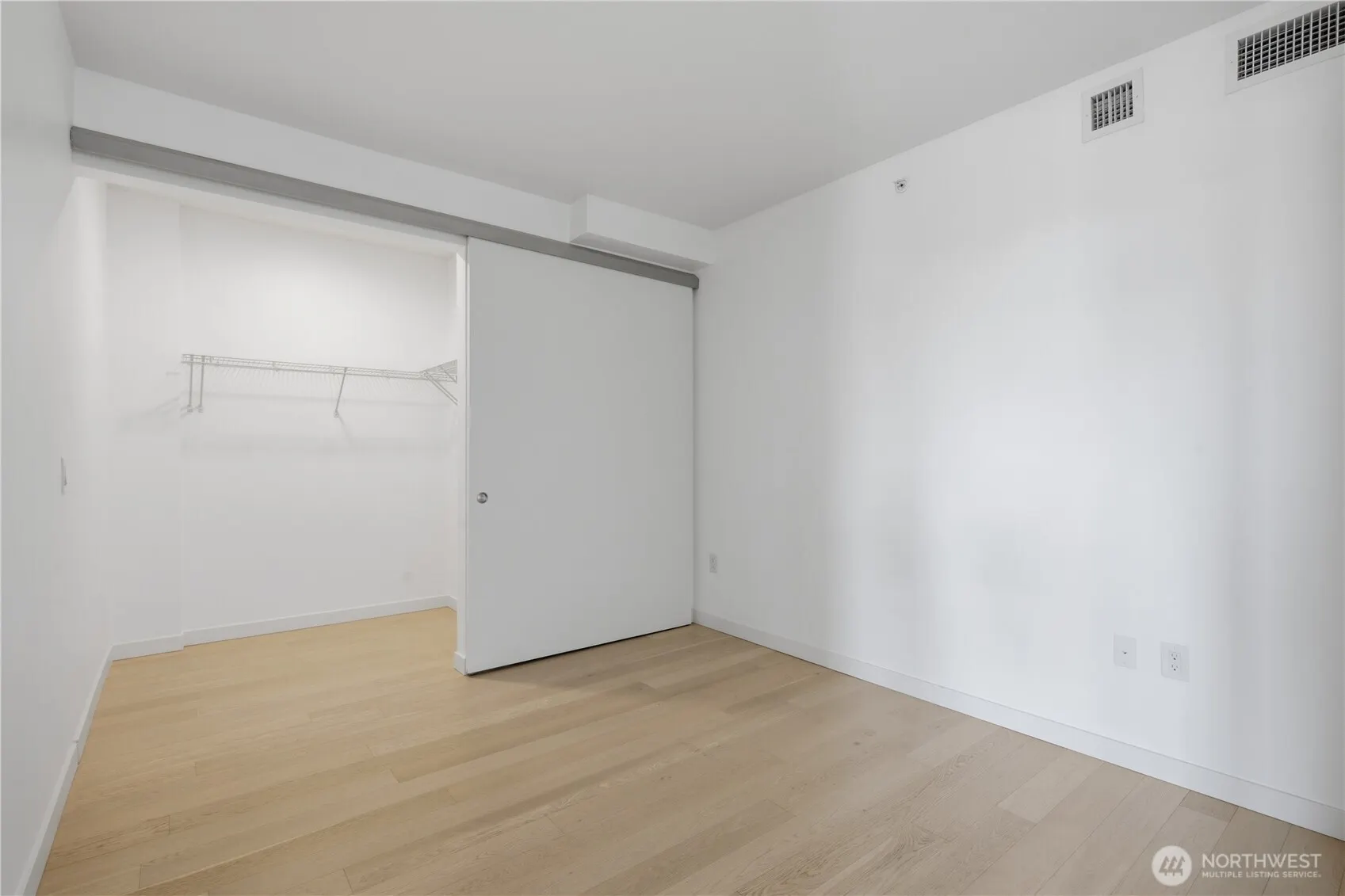 590 1st Avenue S #604, Seattle, WA 98104