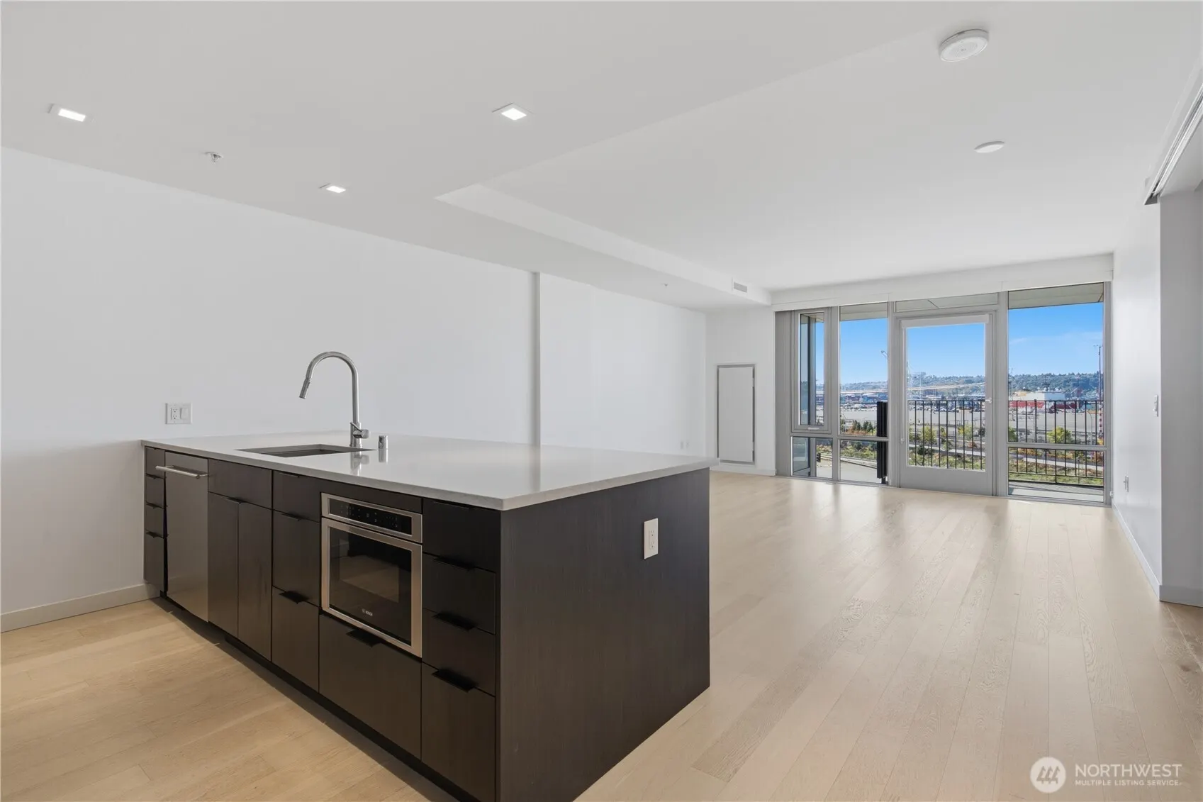 590 1st Avenue S #604, Seattle, WA 98104