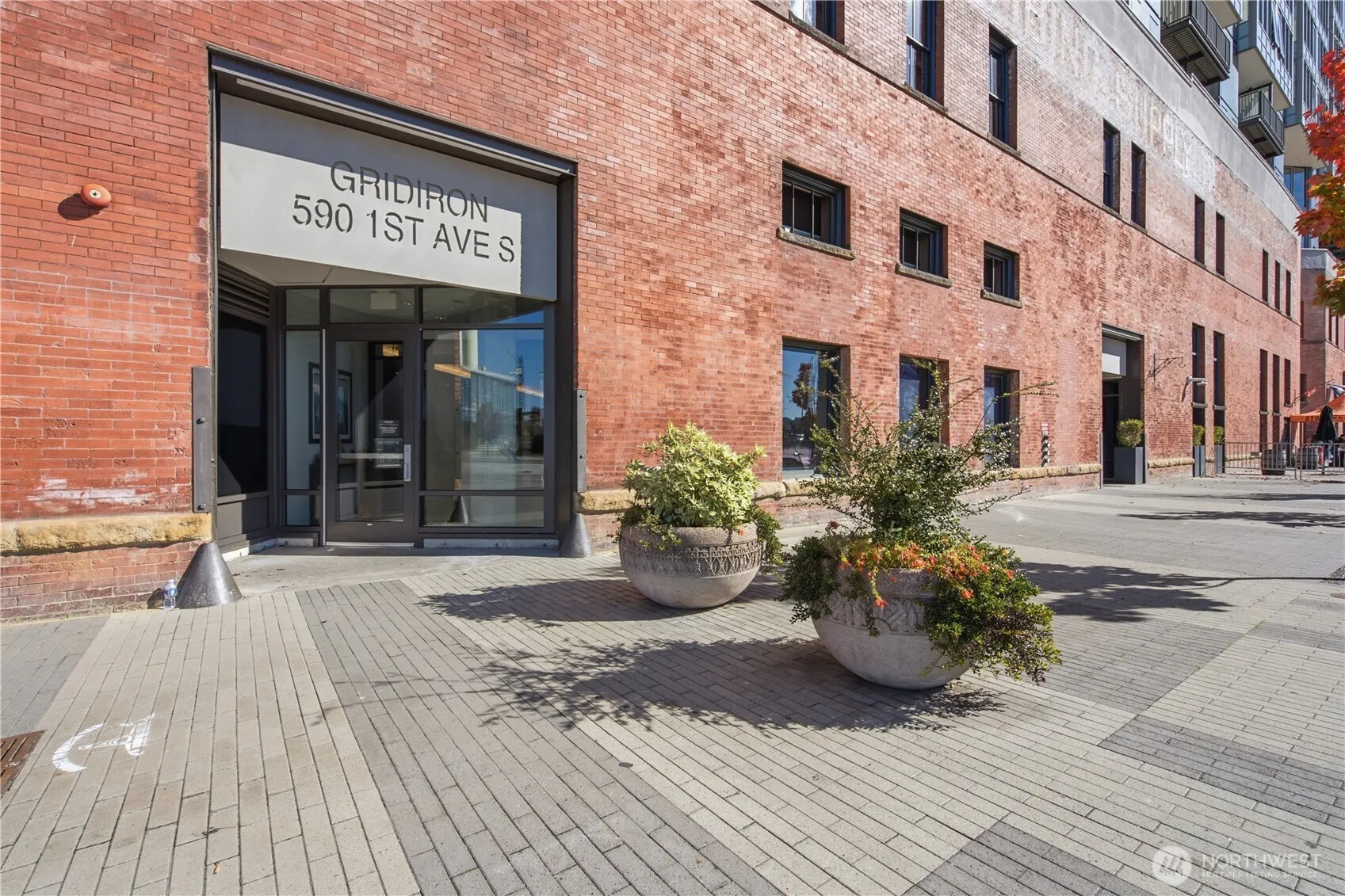590 1st Avenue S #604, Seattle, WA 98104