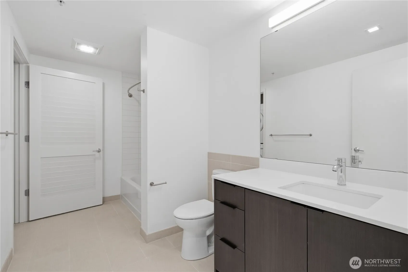 590 1st Avenue S #604, Seattle, WA 98104