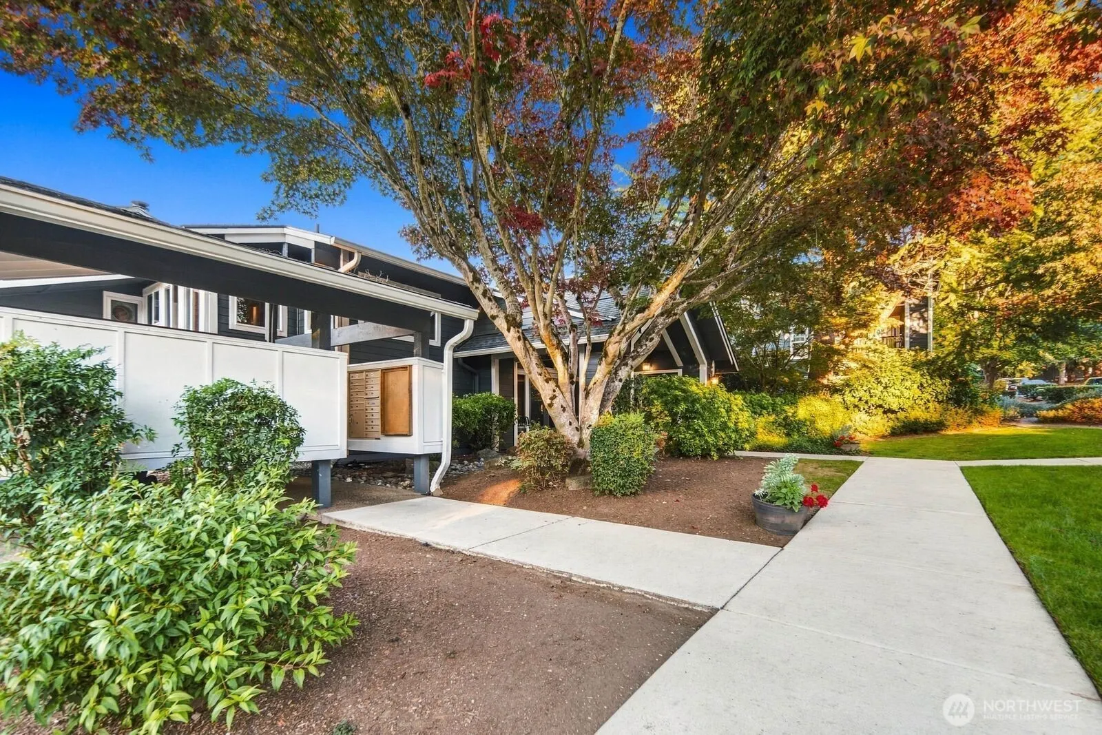 14124 NE 181st Place #H302, Woodinville, WA 98072-8557