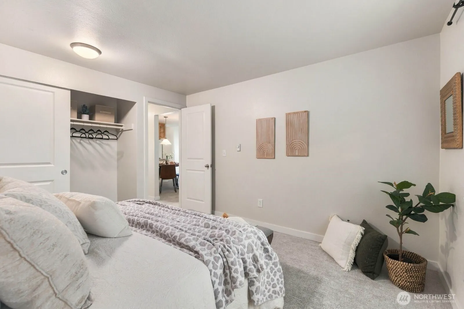 14124 NE 181st Place #H302, Woodinville, WA 98072-8557