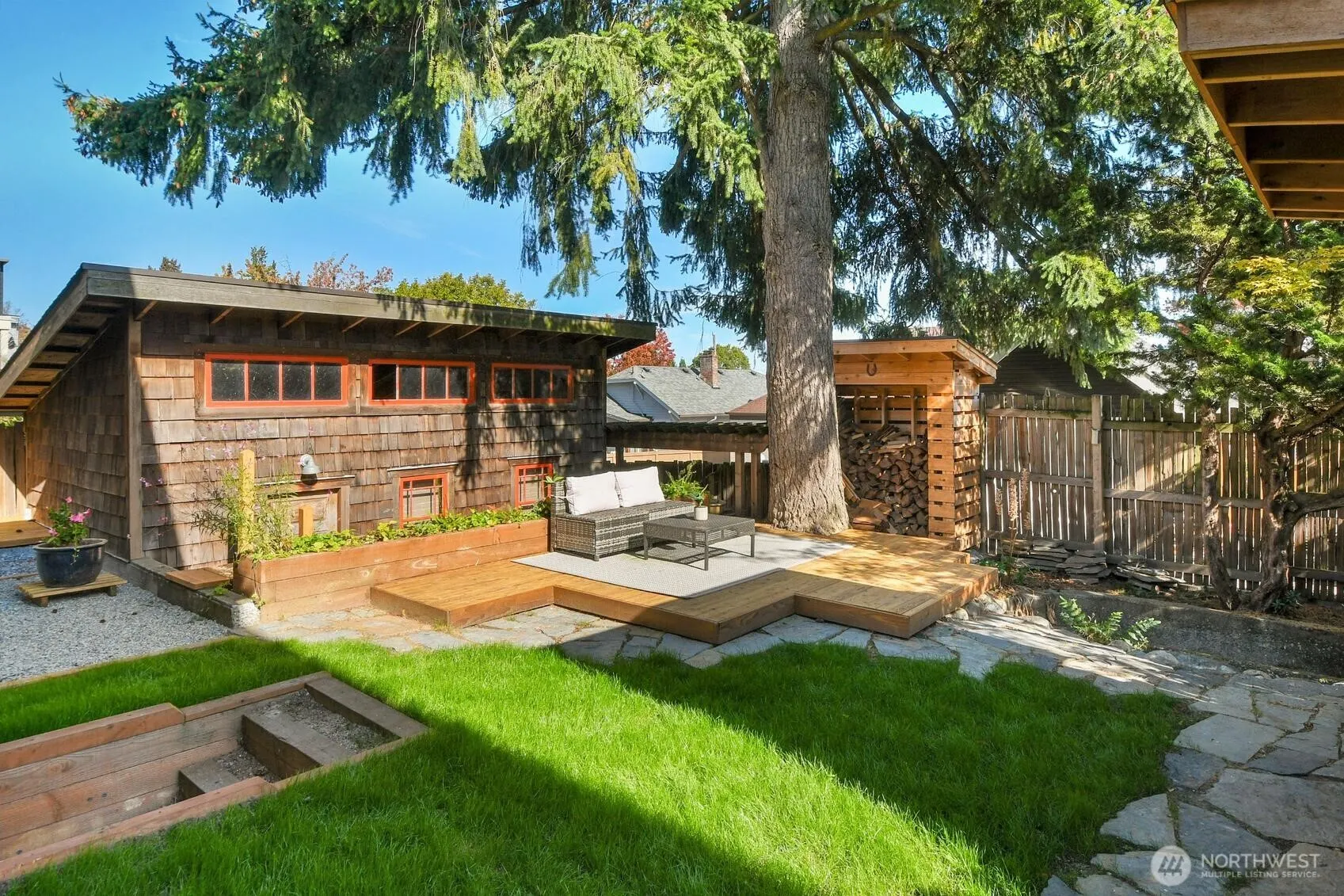 8024 16th Avenue NE, Seattle, WA 98115