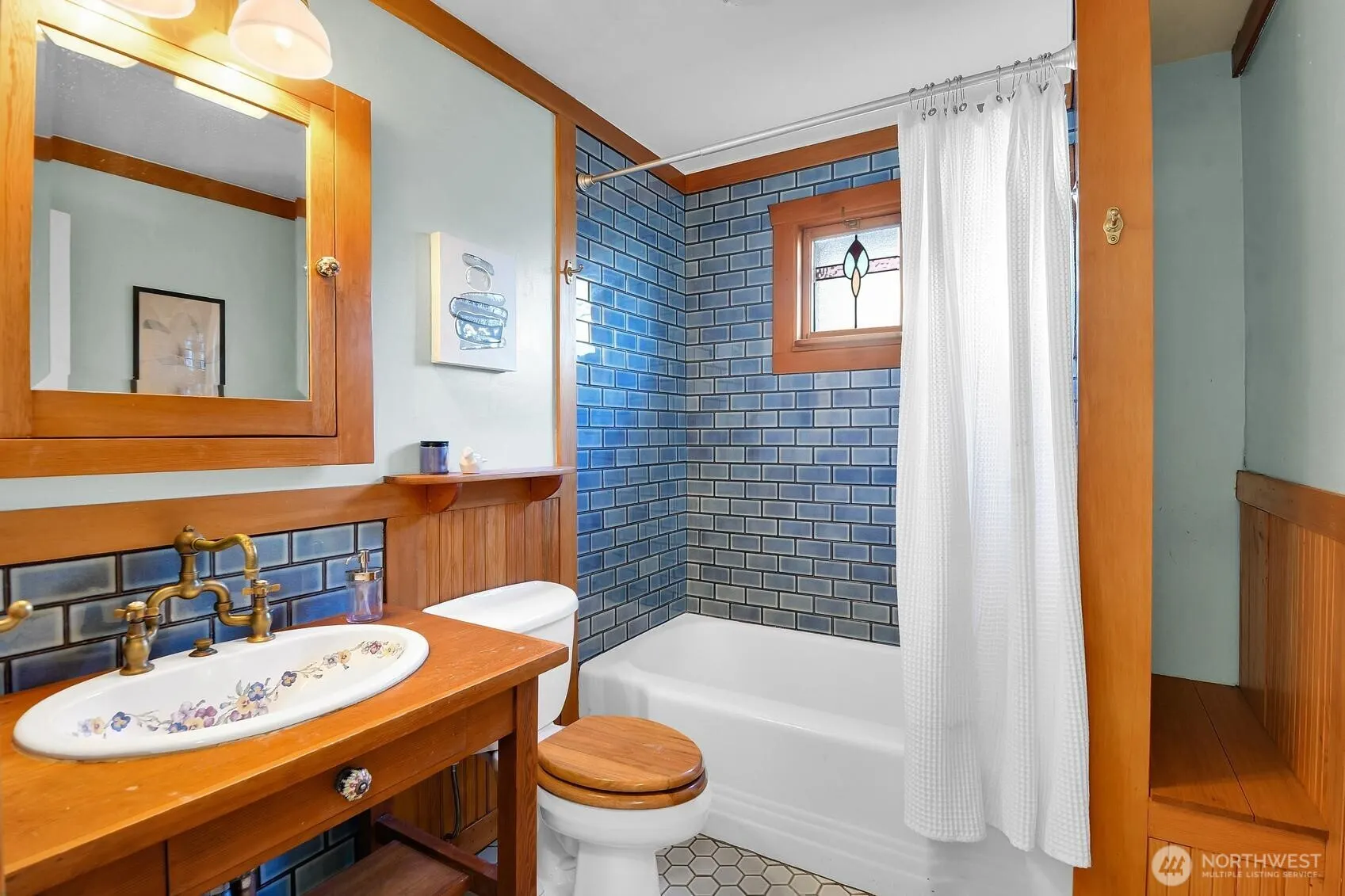 8024 16th Avenue NE, Seattle, WA 98115